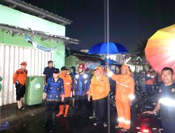 Drs. Hi Deddy Amarullah Didampingi Sekretaris Daerah dan Jajaran Monitoring Peninjauan Banjir Di Beberapa Titik Wilayah Kota Bandar Lampung